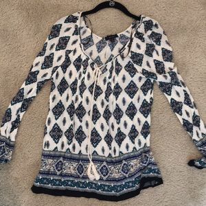 Long sleeved printed top